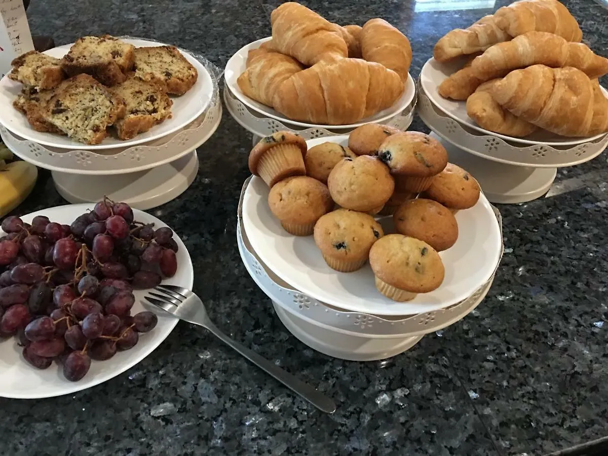 Bed & Breakfast White House Bed And Breakfast Vancouver