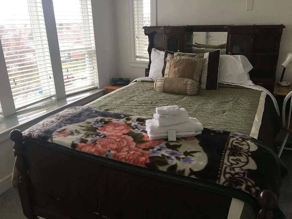 Bed & Breakfast White House Bed And Breakfast Vancouver