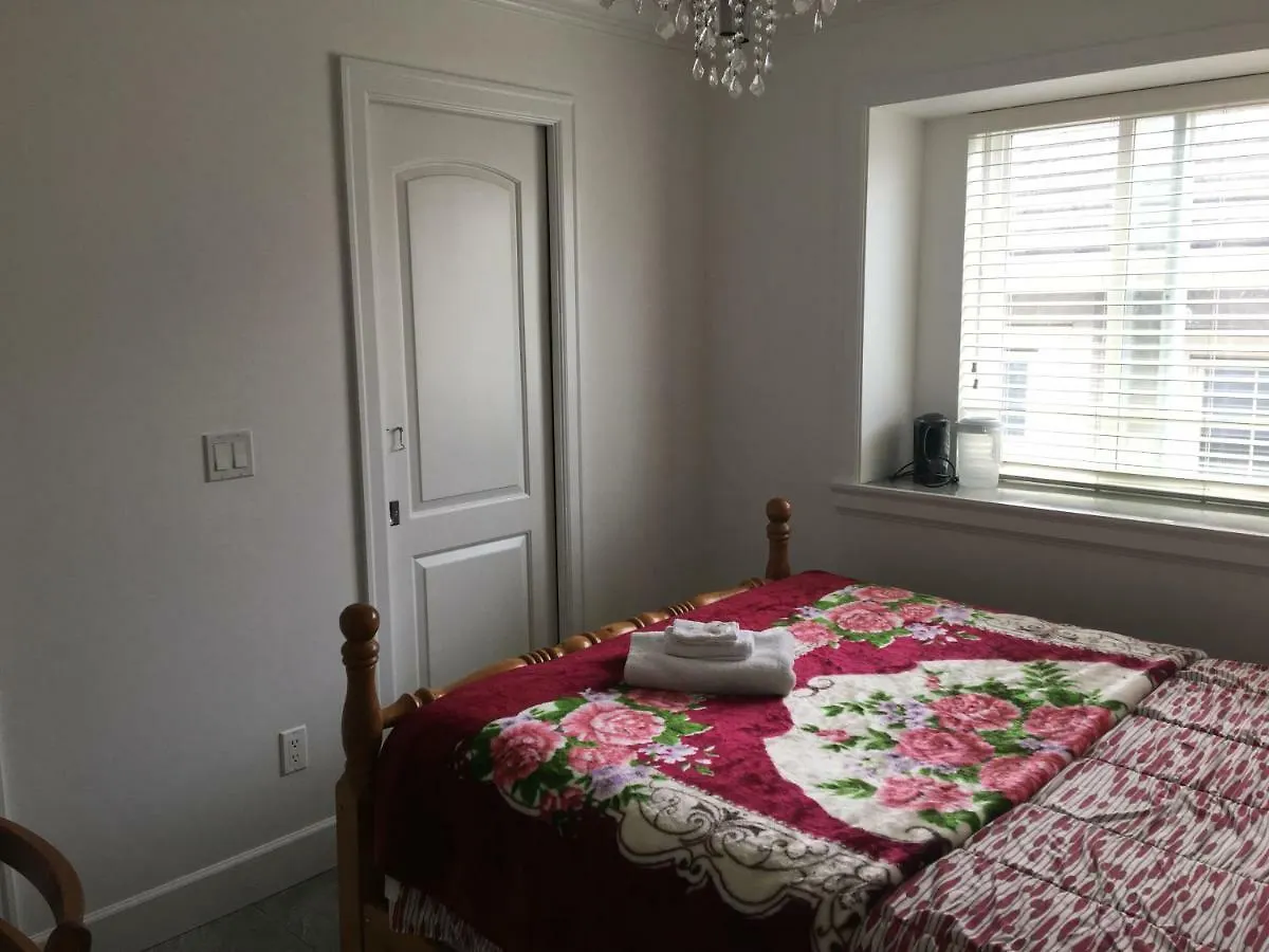 White House Bed And Breakfast Vancouver 2*,  Canada