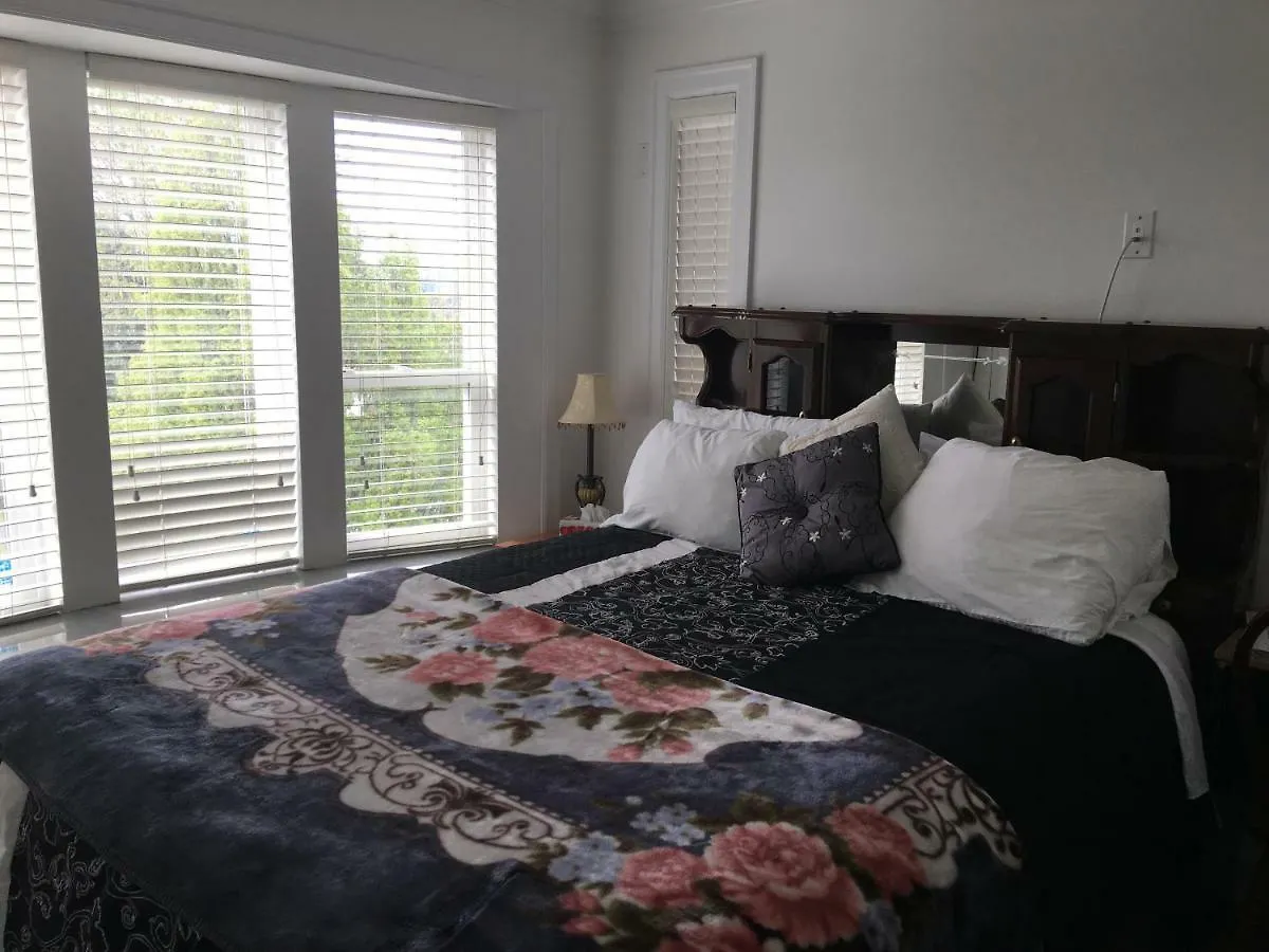 White House Bed And Breakfast Vancouver Bed & Breakfast
